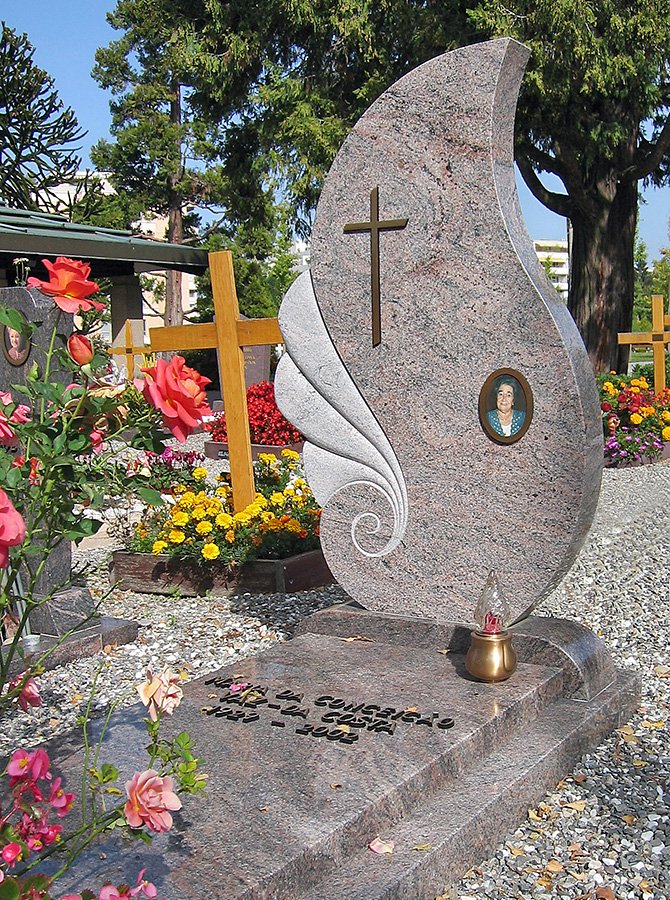 MONUMENT-02