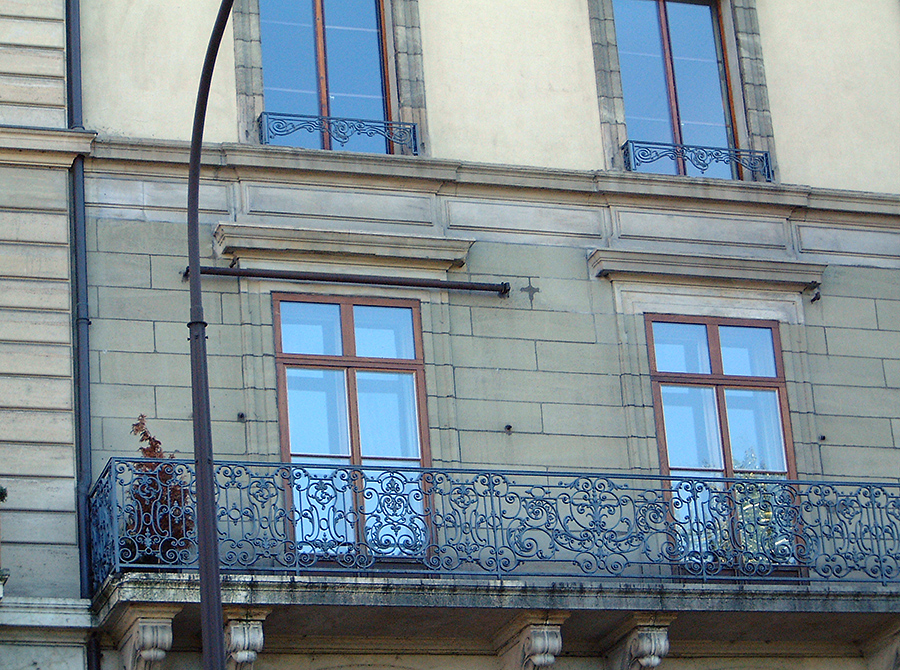rue-du-rhone-002