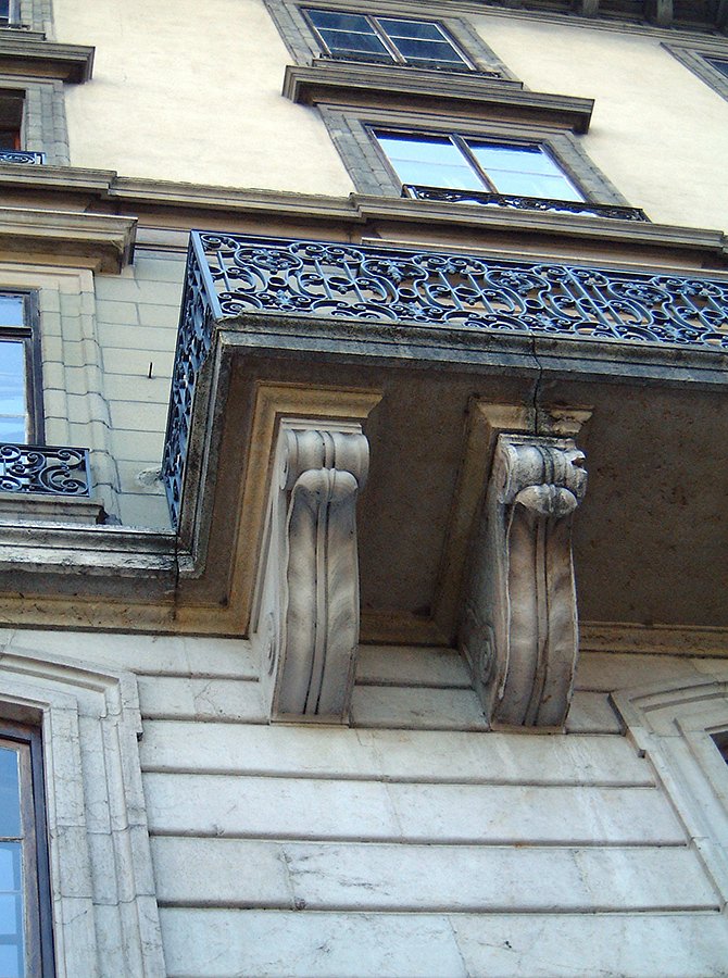rue-du-rhone-006